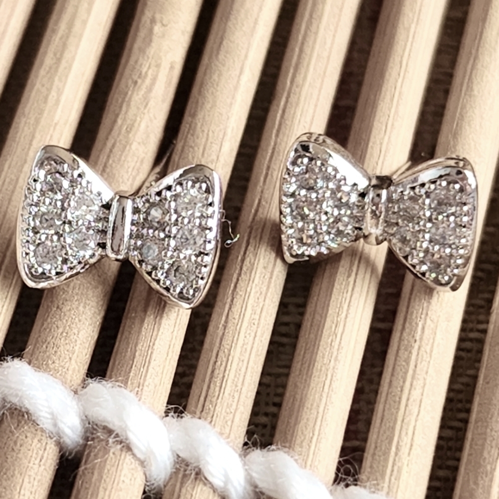 925 Sterling Bow Simulated diamonds Beautiful Stud Earrings - Picture 2 of 5